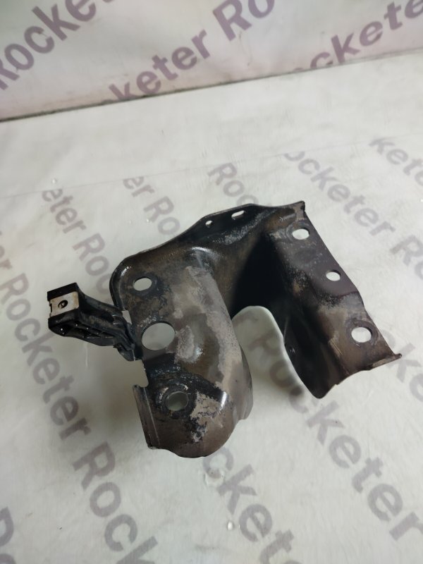 Кронштейн задний левый CLA-Class 2021 C118 1.3