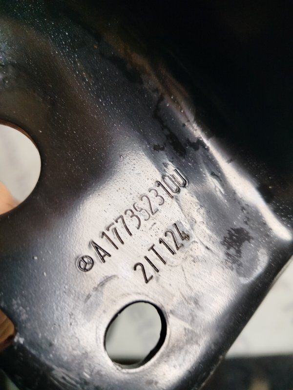 Кронштейн задний левый CLA-Class 2021 C118 1.3