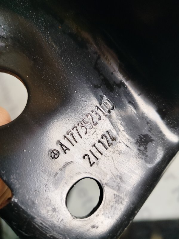 Кронштейн задний левый CLA-Class 2021 C118 1.3