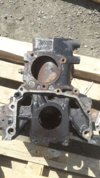 Блок двс Mazda FE (б/у) Блок двс Mazda FE (б/у)