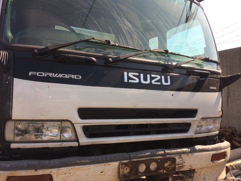 Шильдик Isuzu forward