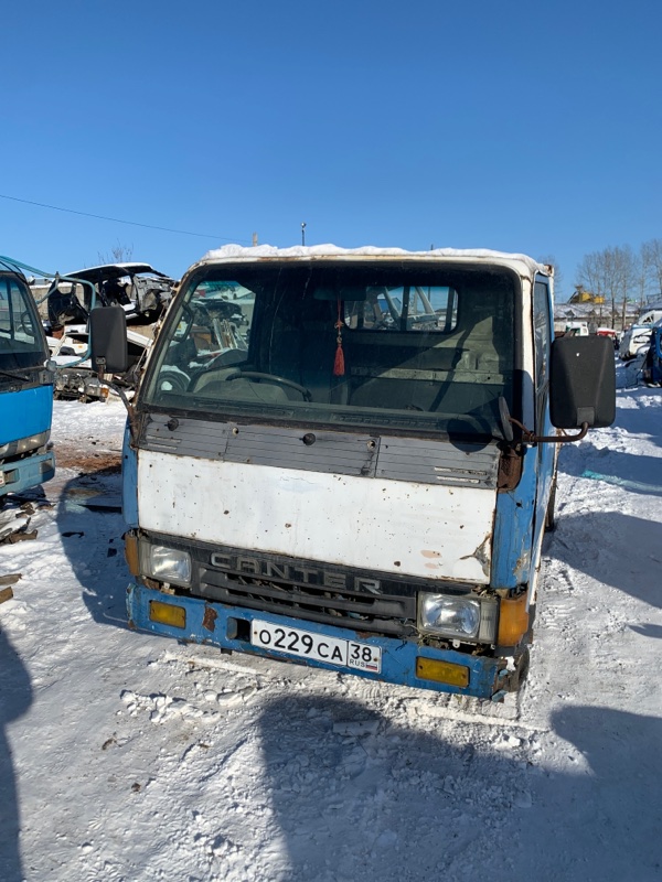 Кабина в разбор Mitsubishi Canter FE305B 4D32 1990 (б/у)