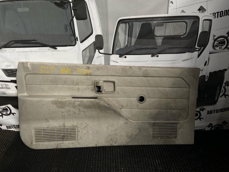 Обшивка двери Isuzu Elf NHR55 4JB1 1984 передняя левая (б/у)