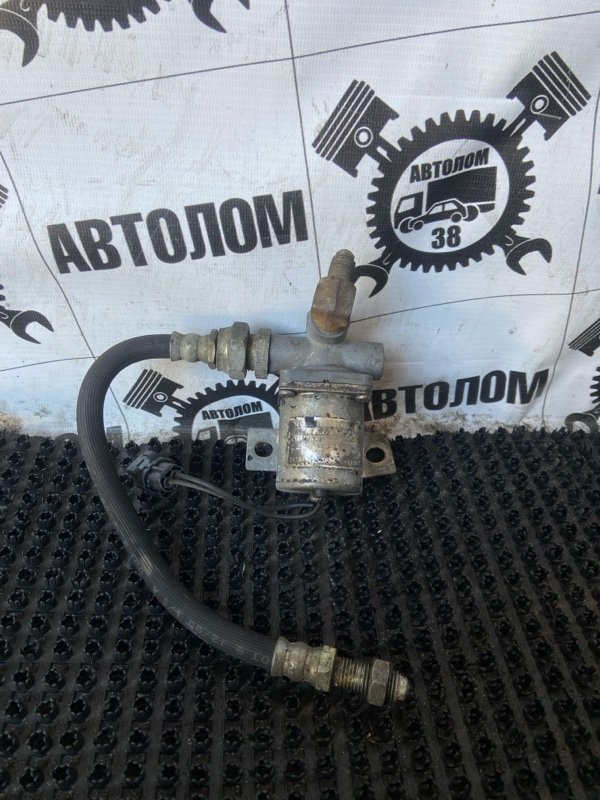 Клапан управления воздухом Isuzu Forward FRR33 6HL1 2000 (б/у)