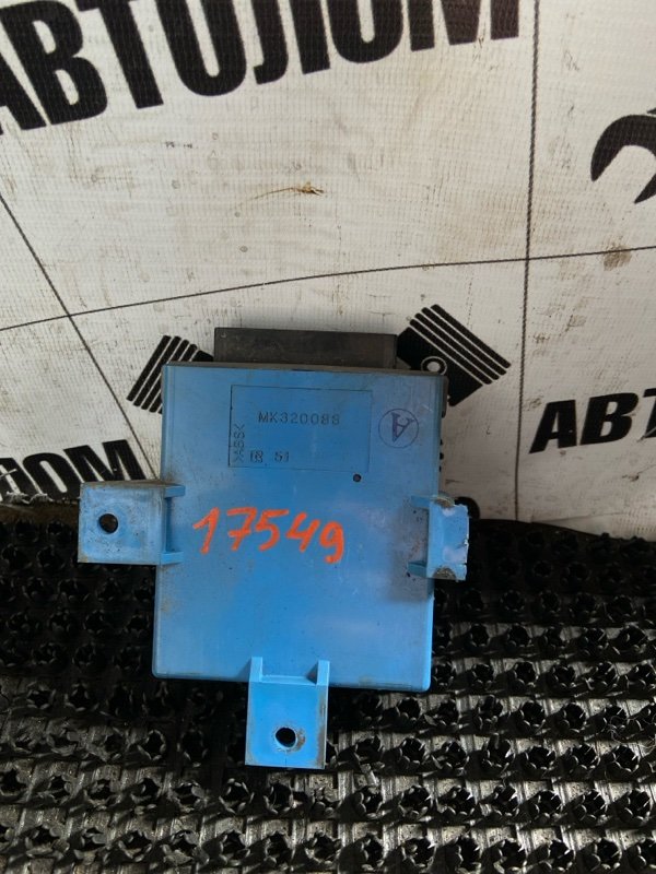 Блок управления стеклоподъемниками Mitsubishi Fuso Fighter FM62F 6M60 2003 (б/у)
