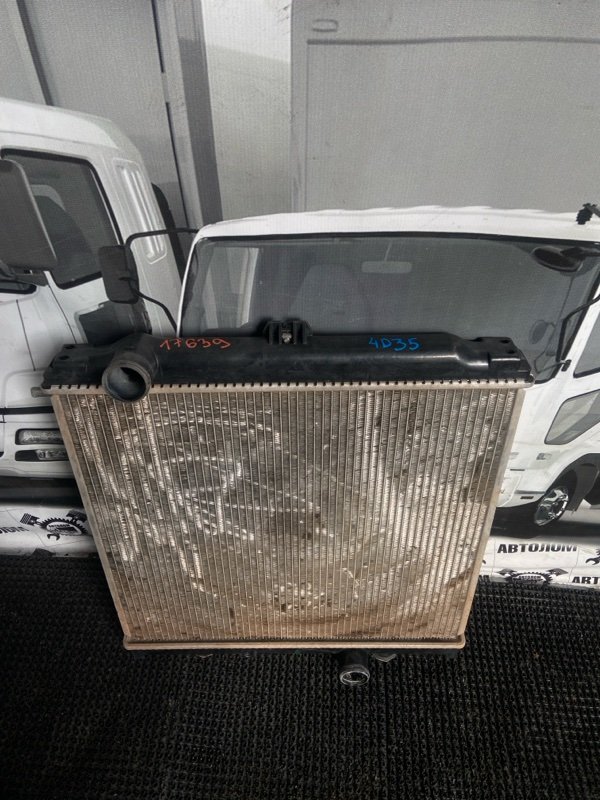 Радиатор охлаждения двигателя Mitsubishi Canter FE648G 4D35 1997 (б/у)