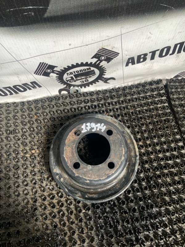 Шкив помпы Mazda Titan WGLAT SL 1994 (б/у)