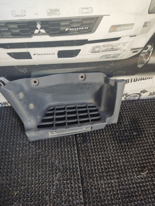 Подножка Mitsubishi Canter 2002 правая