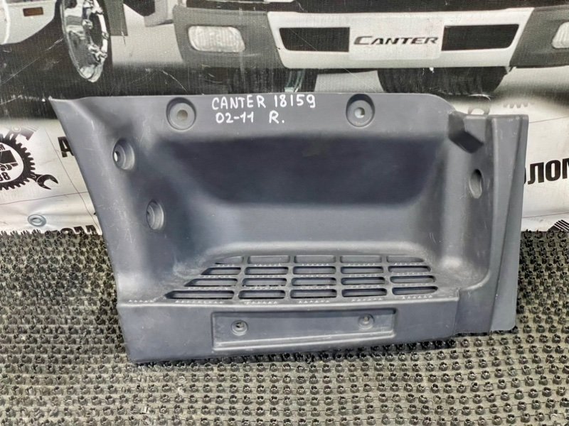 Подножка Mitsubishi Canter 2002 правая