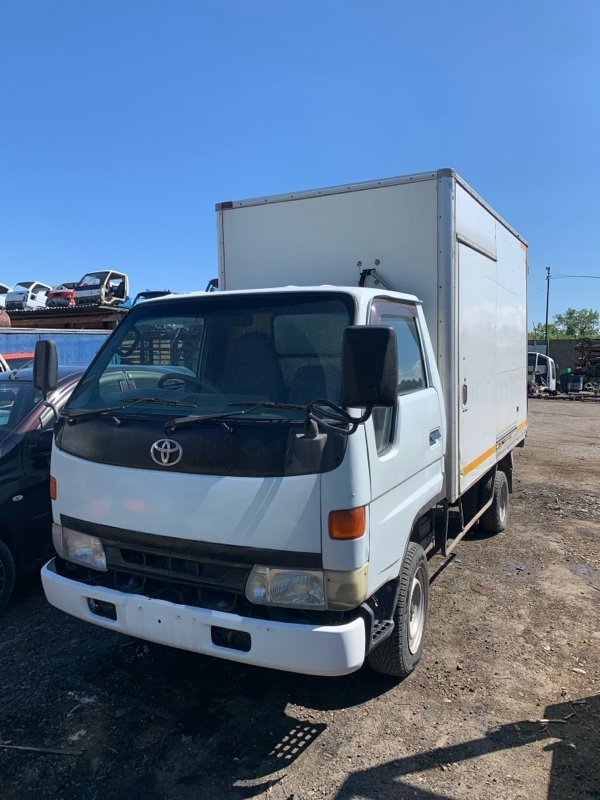 Кабина Toyota Dyna LY132 5L 1999 (б/у)