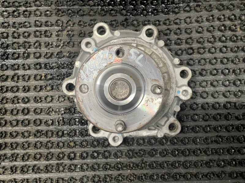 Помпа водяная Toyota Dyna LY102 5L 2000 (б/у)