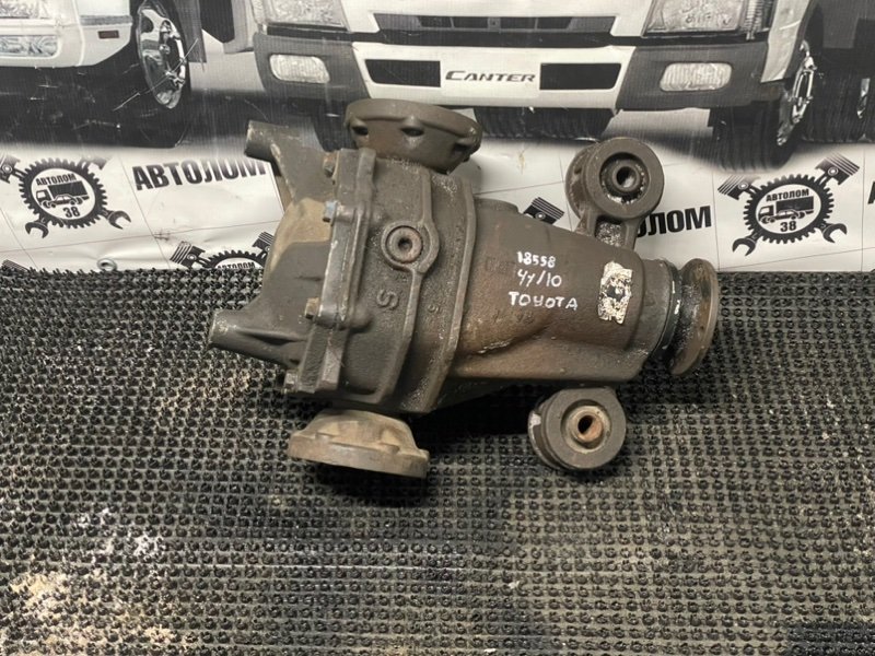 Редуктор Toyota Mark II JZX100 1JZFE 1996 задний (б/у)
