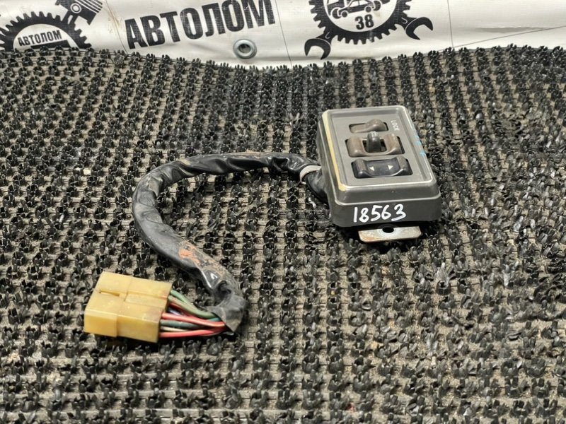 Блок управления стеклоподъемниками Mitsubishi Canter FE305B 4D32 1990 (б/у)