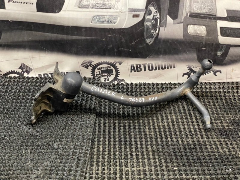 Стойка зеркала Mitsubishi Canter FE70EB 4M51 2003 передняя левая (б/у)