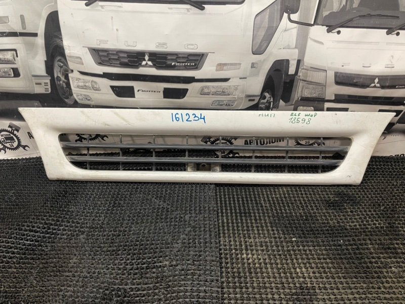 Решетка радиатора Isuzu Elf NPR66 4HF1 1993 (б/у)