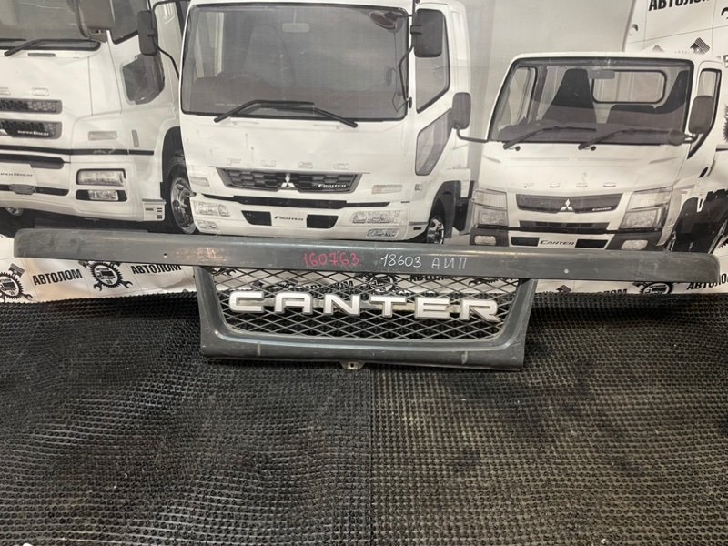 Решетка радиатора Mitsubishi Canter FB511B 4M40 1999 (б/у)