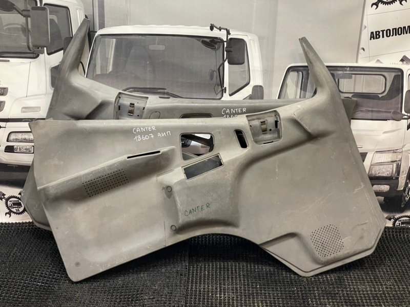 Обшивка двери Mitsubishi Canter FE507BT 4D33 1993 передняя левая (б/у)