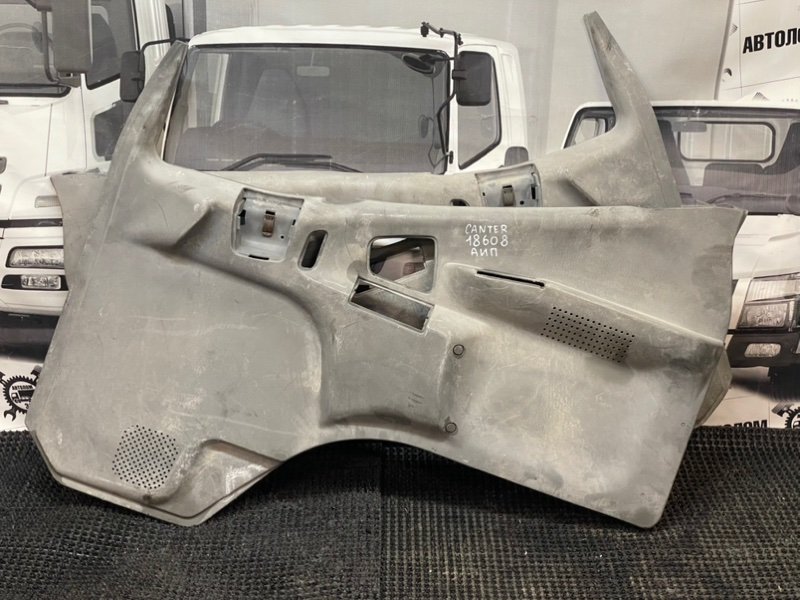 Обшивка двери Mitsubishi Canter FE507BT 4D33 1993 передняя правая (б/у)