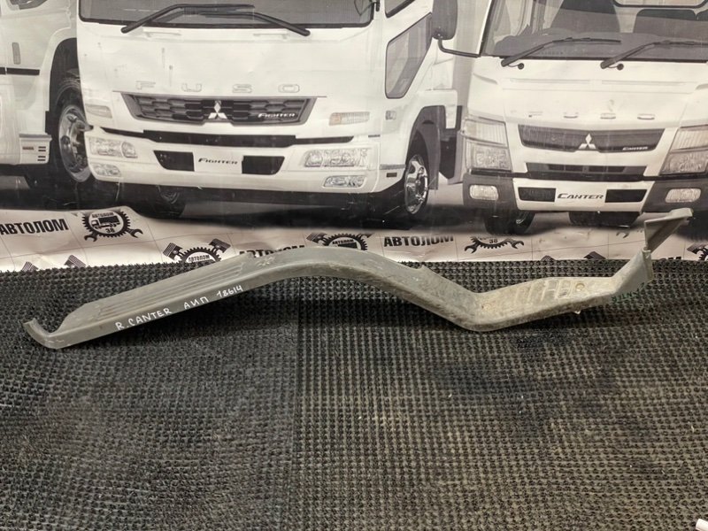 Накладка на порог Mitsubishi Canter FE648G 4D35 1997 передняя правая (б/у)