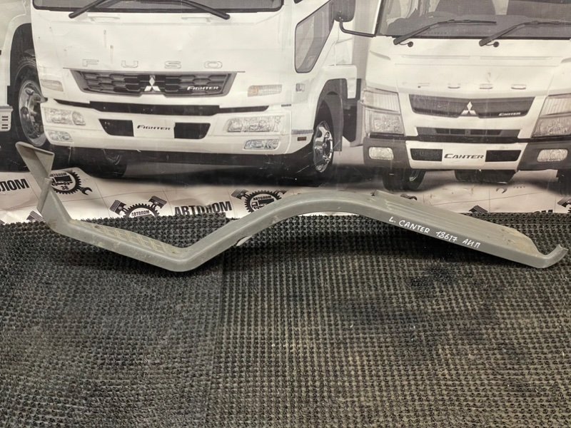 Накладка на порог Mitsubishi Canter FE648G 4D35 1997 передняя левая (б/у)