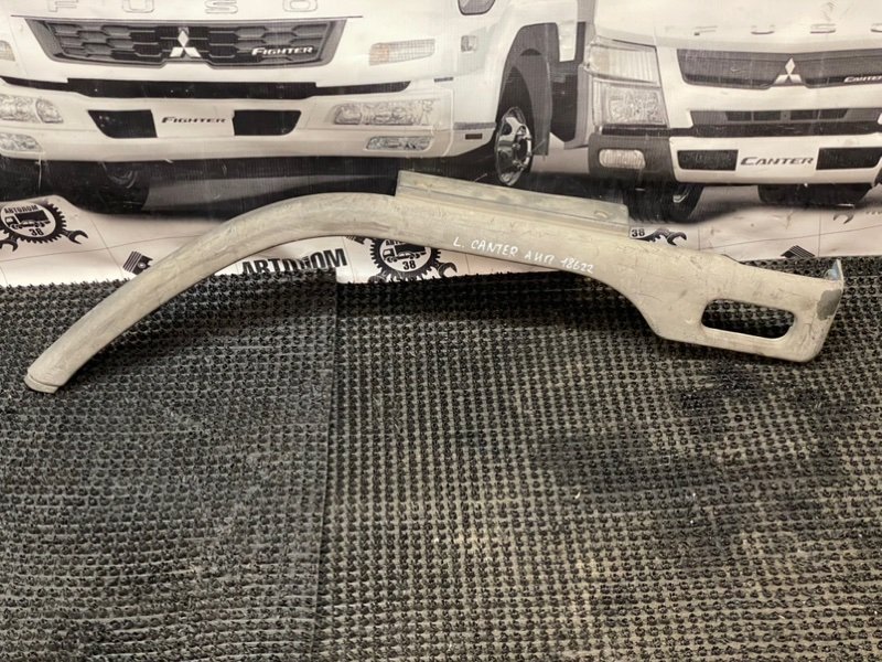 Накладка на порог Mitsubishi Canter FE648G 4D35 1997 (б/у)