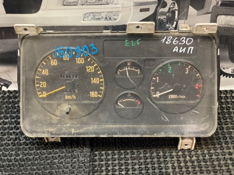 Панель приборов Isuzu Elf NKR66L 4HF1 1993 (б/у)