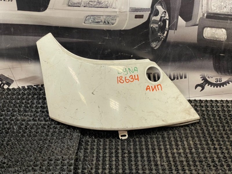 Накладка кабины Toyota Dyna LY220 5L 1999 правая (б/у)