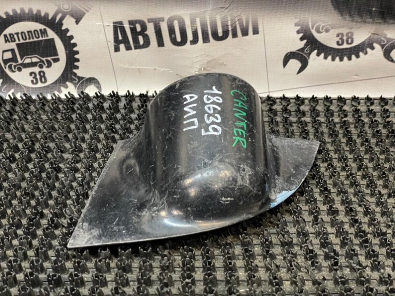 Накладка на стойку зеркала Mitsubishi Canter FE638E 4D35 1993 левая (б/у)