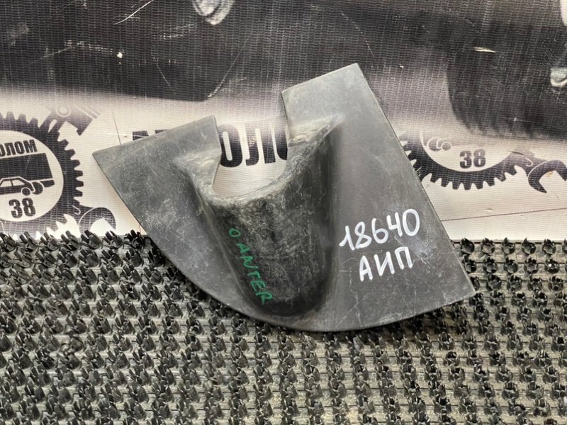 Накладка на стойку зеркала Mitsubishi Canter FB511B 4M40 1993 правая (б/у)