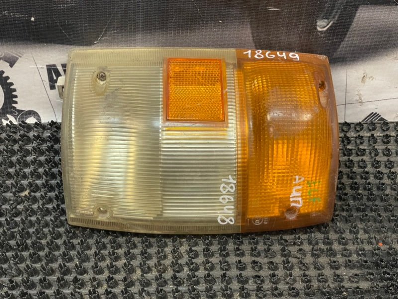 Габарит Isuzu Elf NKR71G 4HG1 1993 передний правый (б/у)