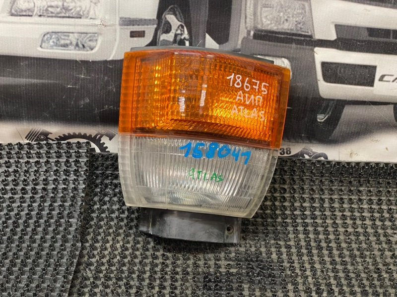 Габарит Nissan Atlas P4F23 TD27 1992 правый (б/у)