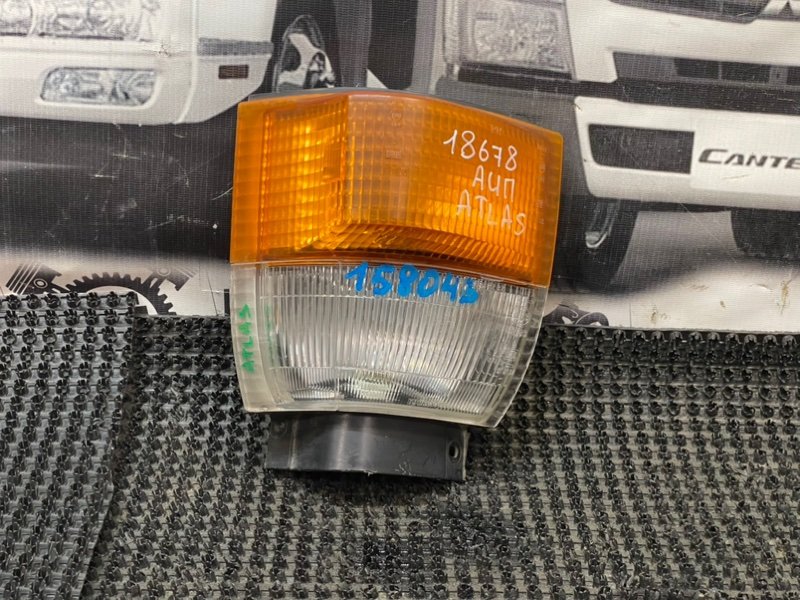 Габарит Nissan Atlas G4S41 FD42 1992 правый (б/у)