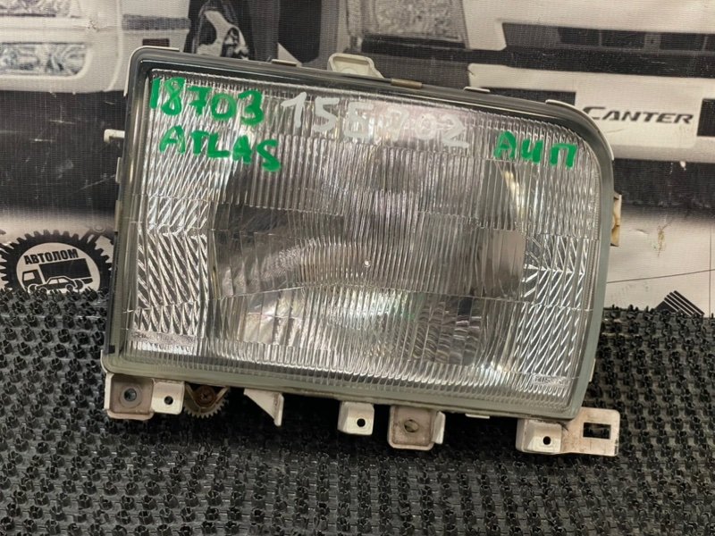 Фара Nissan Atlas P4F23 TD27 1992 правая (б/у)