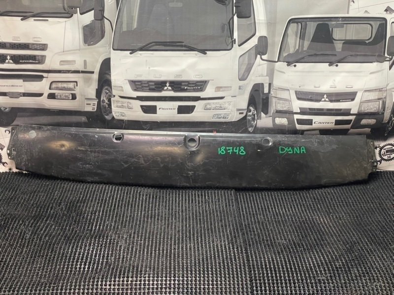 Решетка, жабо под дворники Toyota Dyna BU102 15B 1995