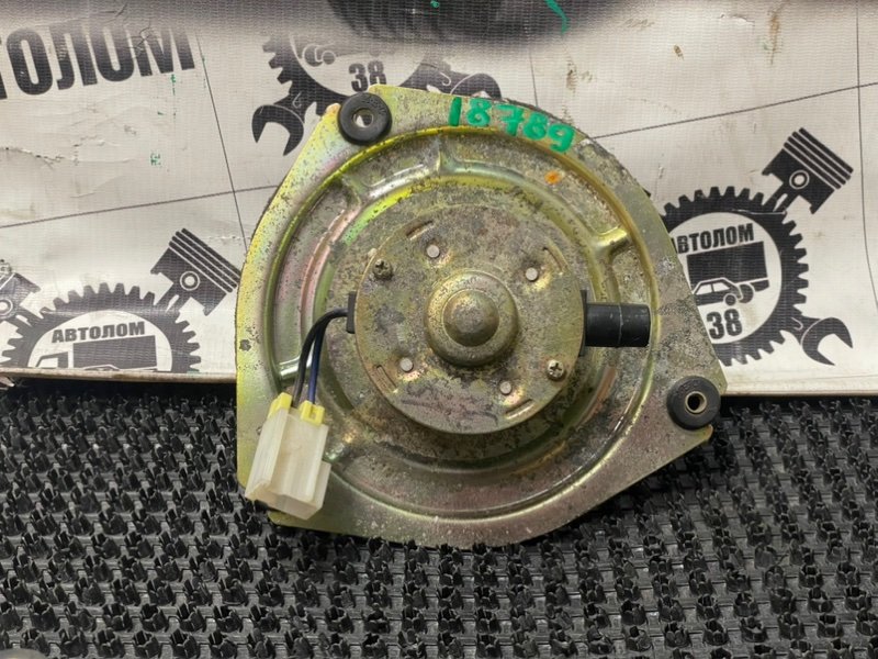 Мотор печки Nissan Diesel UD CM88 FE6 1984