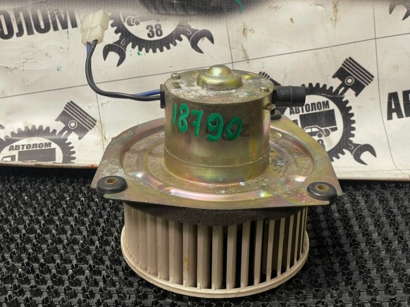 Мотор люка Nissan Atlas SH40 FD35 1981