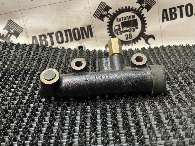 Цилиндр сцепления главный Isuzu Forward FRR33 6HH1/6HE1/6HL1 1993