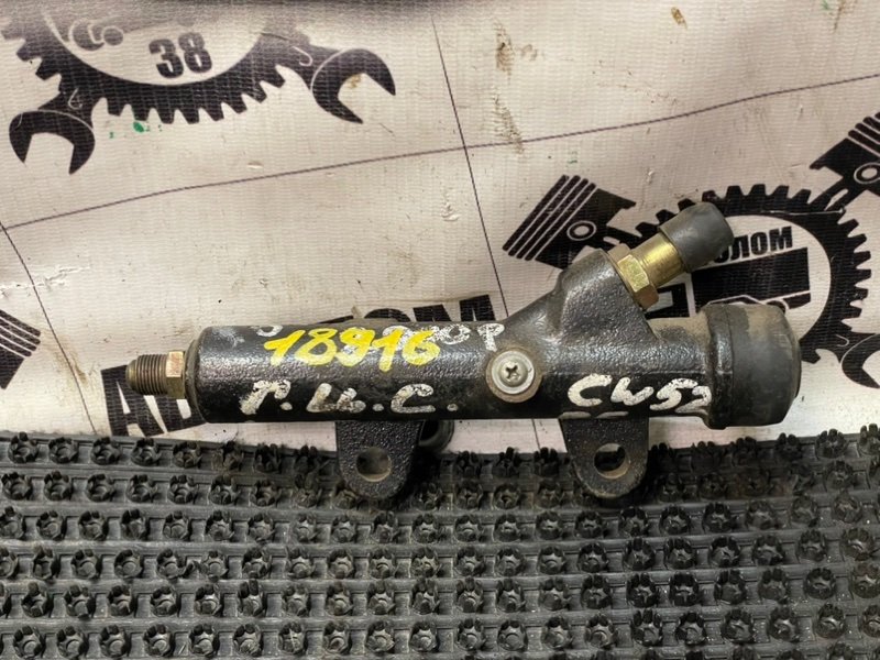 Цилиндр сцепления главный Nissan Diesel UD CM87 FE6 1987