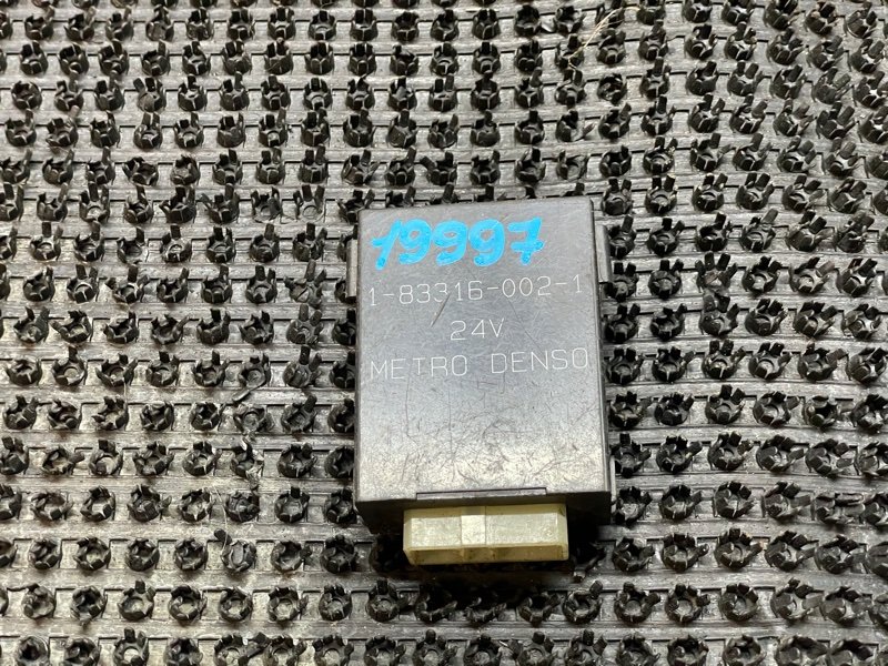 Реле дворников Isuzu Forward FRR35 6HL1 2001 (б/у)