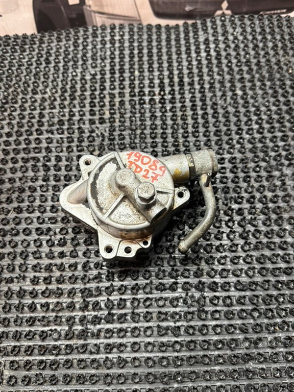 Вакуумный насос Nissan Atlas AF22 TD27 1991 (б/у)