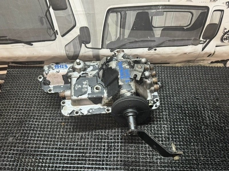 Крышка КПП Isuzu Forward 6HE1 (б/у)