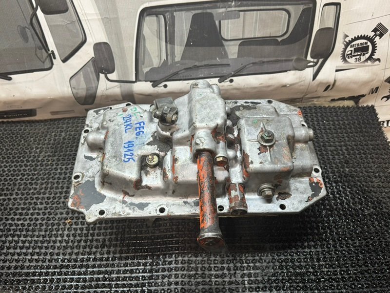 Крышка КПП Nissan Condor FE6 (б/у)
