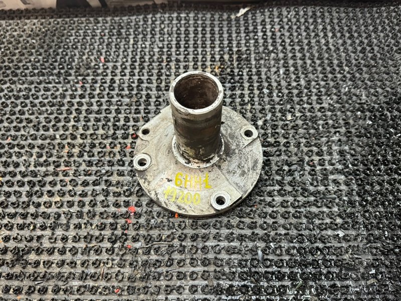 Крышка подшипника кпп Isuzu Forward FRR35 6HH1 (б/у)