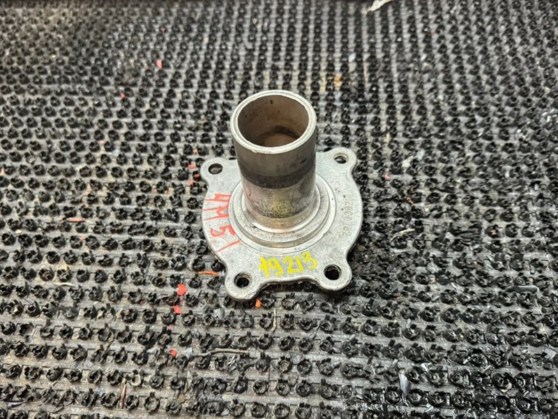 Крышка подшипника кпп Mitsubishi Canter FE70EB 4M51 (б/у)