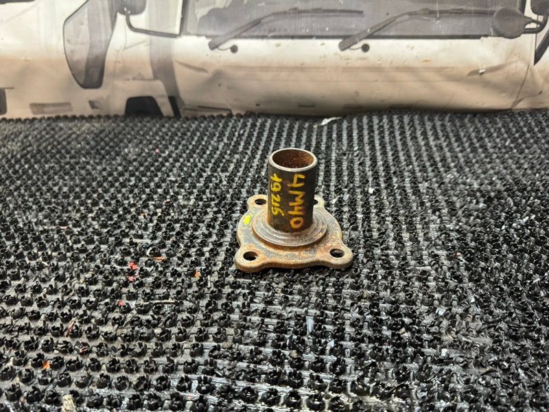 Крышка подшипника кпп Mitsubishi Canter FB511B 4M40 (б/у)