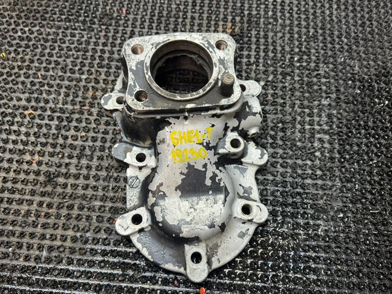 Крышка МКПП Isuzu Forward FTR32 6HE1-T (б/у)