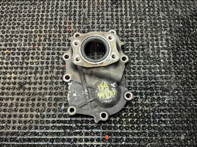 Крышка МКПП Toyota Dyna BU107 15B (б/у)
