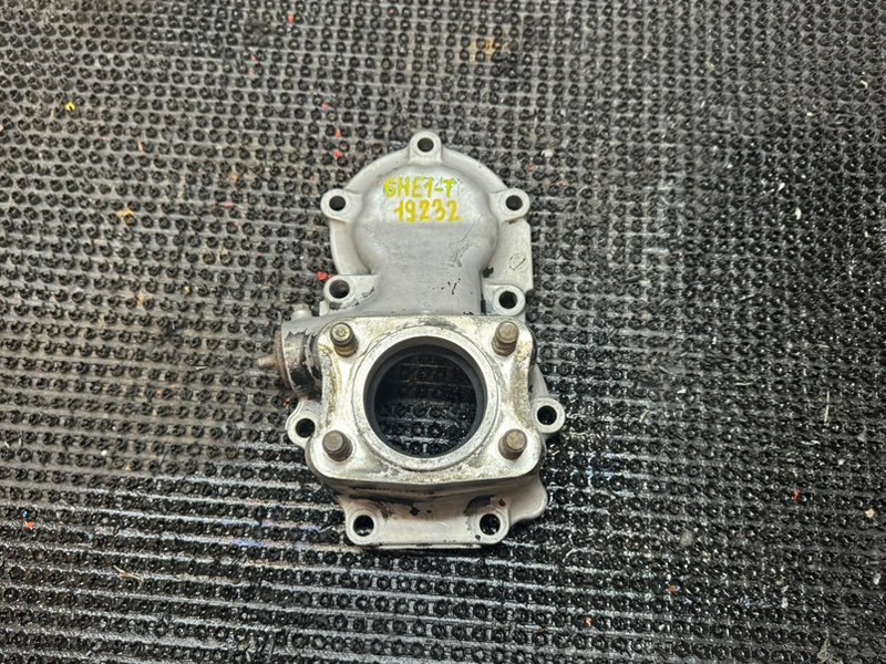 Крышка МКПП Isuzu Forward FTR32 6HE1-T (б/у)