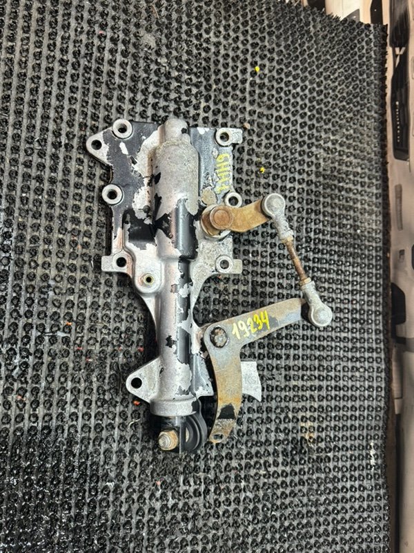 Крышка МКПП Isuzu Forward FRR35 6HH1 (б/у)