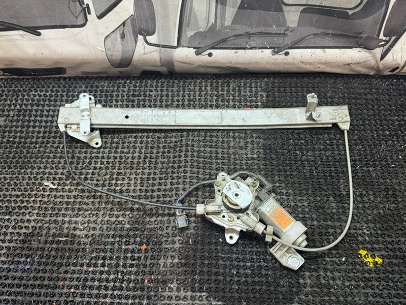 Стеклоподъемник Isuzu Forward правый (б/у)